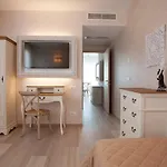 Albatros Hotel 3*